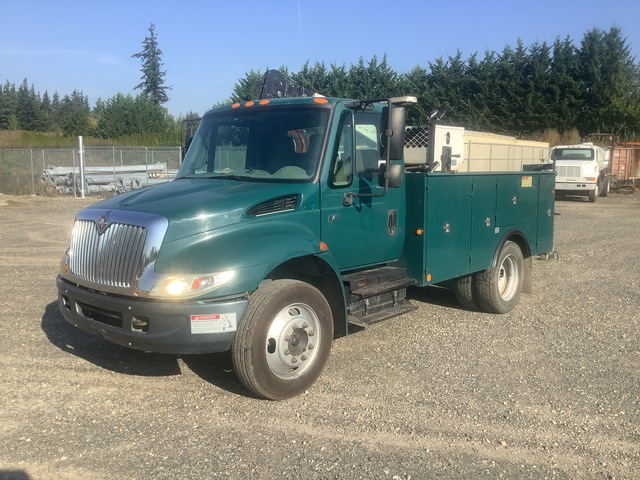 2003 International 4200 4x2 Service Truck 2003 International 4200 4x2 Service Truck