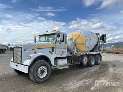 2002 Freightliner FLD 120 6x4 شاحنة خلاط