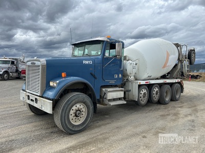 2008 Freightliner FLD 120 12x4 شاحنة خلاط