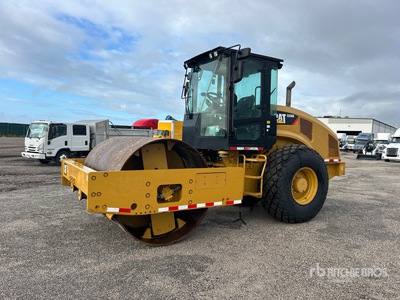 2019 Cat CS56B Smooth Drum Compactor