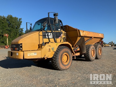 2013 Cat 725 Articulated Dump Truck