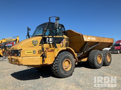 2013 Cat 725 Articulated Dump Truck