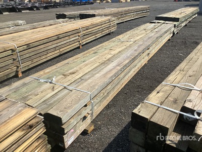 Quantity of (24) Surplus Pressure Treated Tablas de madera
