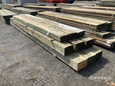 Quantity of (28) Surplus Pressure Treated Tablas de madera