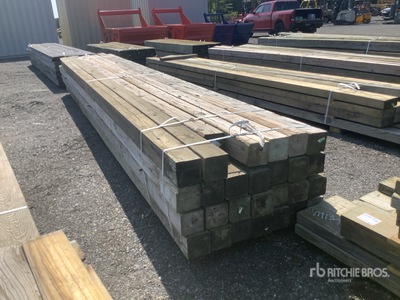 Quantity of (28) Surplus Pressure Treated Tablas de madera