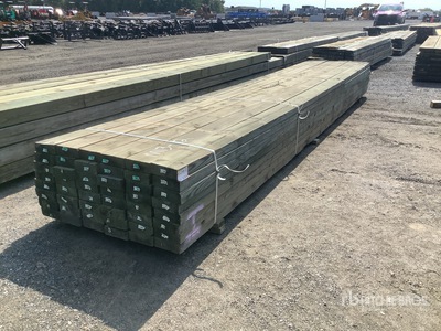 Quantity of (48) Surplus Pressure Treated Tablas de madera