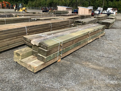 Quantity of (15) Surplus Pressure Treated Tablas de madera