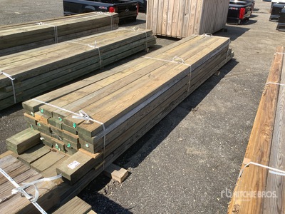 Quantity of (41) Surplus Pressure Treated Tablas de madera