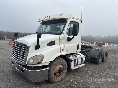 2012 Freightliner Cascadia 113 6x4 T/A Day Cab Truck Tractor