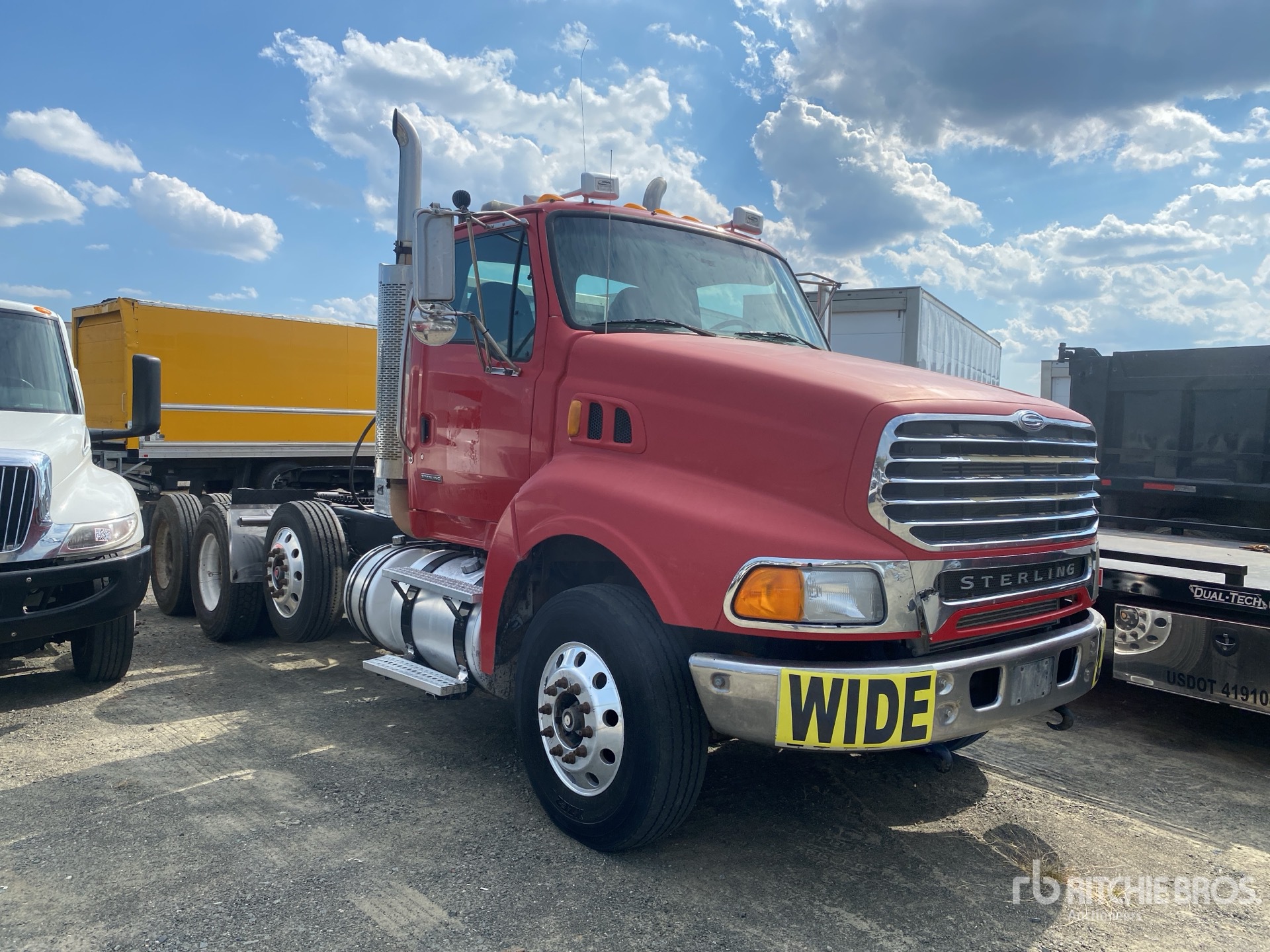 2007 Sterling L9500 T/A Day Cab Truck Tractor