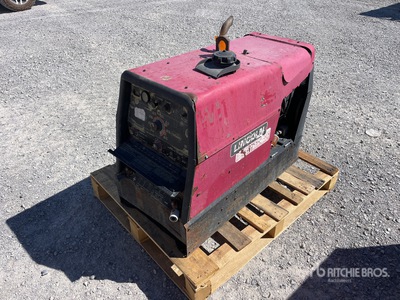 2005 Lincoln Electric Multi-Process Electric Welder