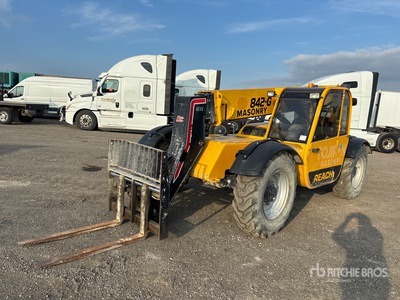 Loadlifter 842G Telehandler