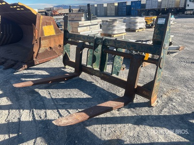 JRB 57 in Wheel Loader Forks