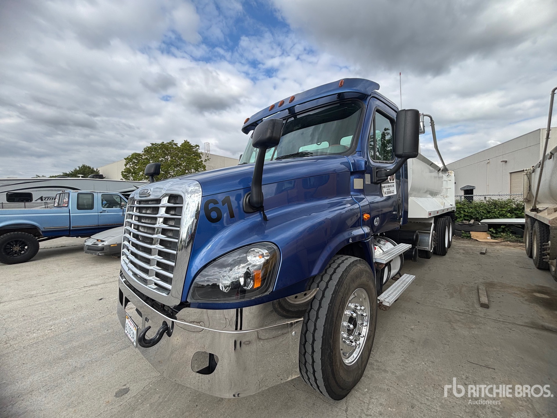 2016 Freightliner Cascadia 125 8x4 Tri/A Dump Truck