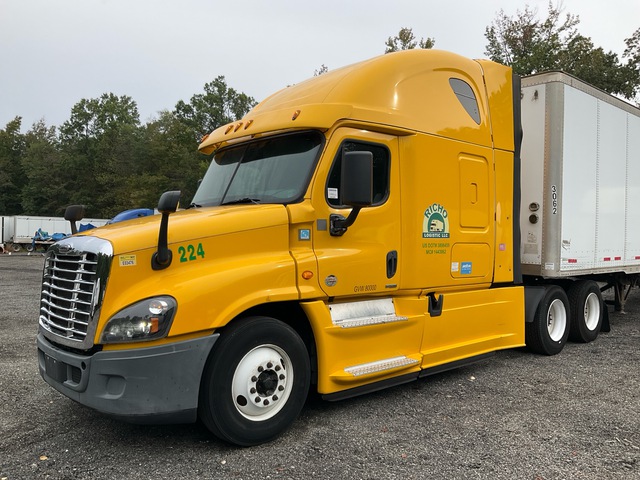 2015 Freightliner Cascadia 125 6x4 T/A Sleeper Truck Tractor