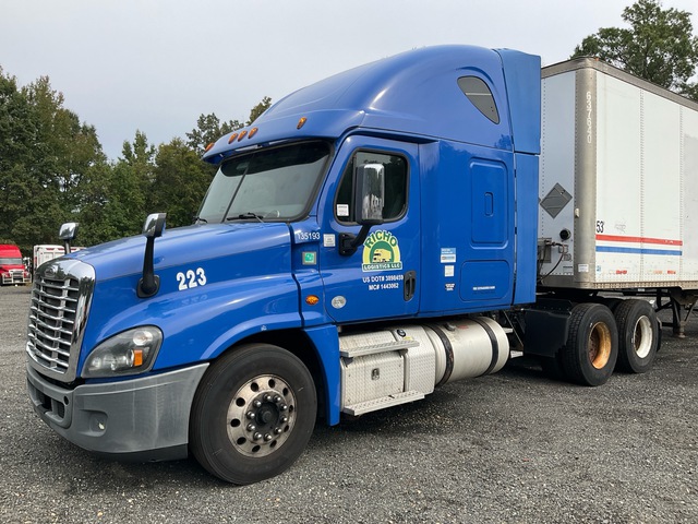 2016 Freightliner Cascadia 125 6x4 T/A Sleeper Truck Tractor