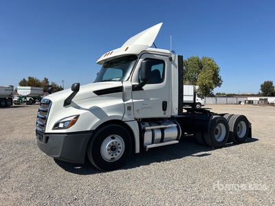 2018 Freightliner Cascadia 126 6x4 Ciągnik siodłowy T/A z kabiną dzienną