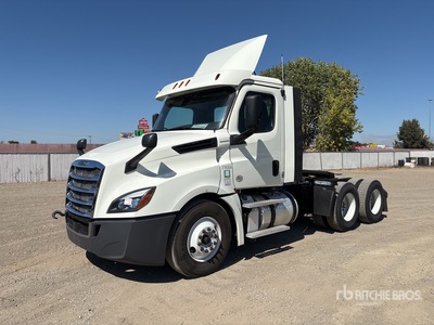 2018 Freightliner Cascadia 126 6x4 T/A Day Cab Truck Tractor