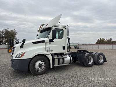 2018 Freightliner Cascadia 126 6x4 T/A Day Cab Truck Tractor