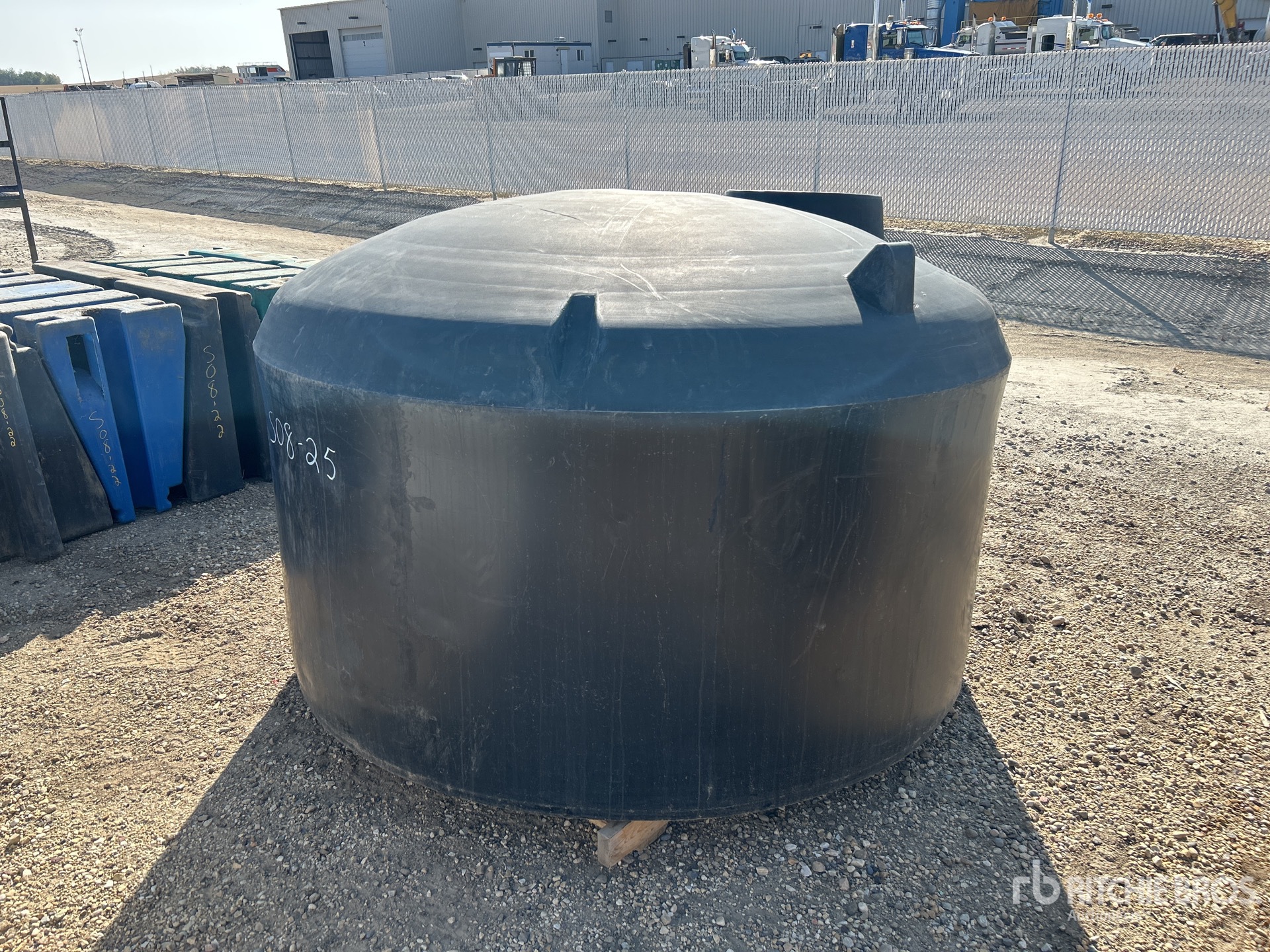850 gal Water Tank (Unused)