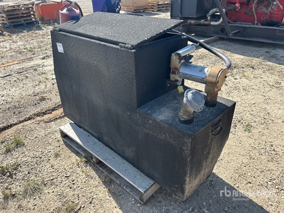 Slip Tank Tool Box with fuel pump, nozzle and hose Varios implementos camion