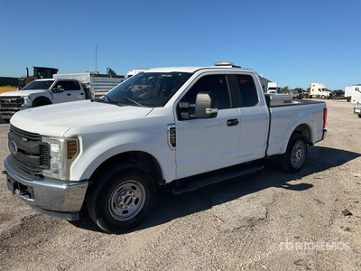 2019 Ford F-250 XL 4x2 Extended Cab ピックアップ