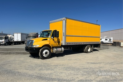 2018 International Durastar 4300 4x2 Furgoneta caja cerrada