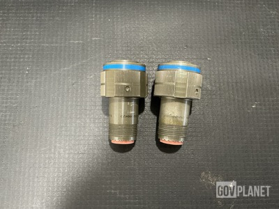 (2) Amphenol 21-901034-004 Electrical Plug Connectors