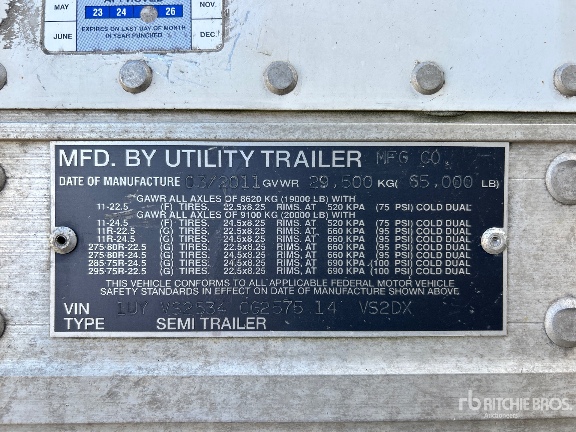 2012 Utility 53 ft x 102 in Sliding T/A Van Trailer