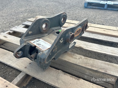 GRYB Excavator Coupler - Fits Hitachi, John Deere (Unused)