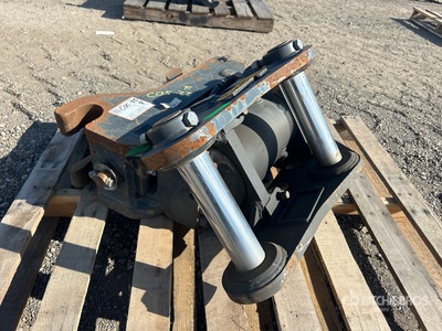 GRYB Tilting Excavator Coupler - Fits Case, Link-Belt, JCB (Unused)