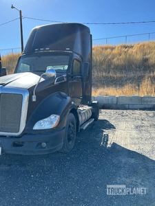 2019 Kenworth T680 Day Cab Truck Tractor (Inoperable)