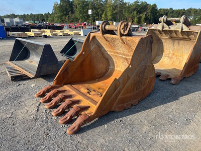 66 in Digging Excavator Bucket