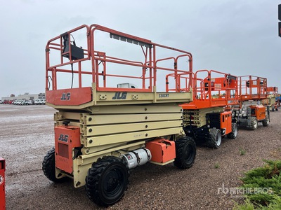2000 JLG 330CRT 4x4 Dual Fuel Scissor Lift (Inoperable)