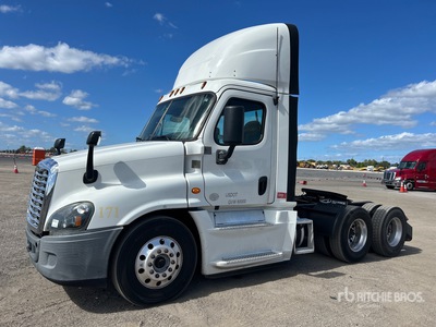 2016 Freightliner Cascadia 116 6x4 Sleeper Truck Tractor