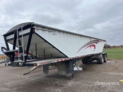 2003 Doepker 40 ft T/A Grain Trailer
