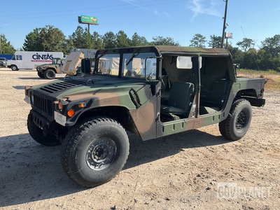 1986 AM General M1097R1 HMMWV 4 Door Soft Top w/Truck Body