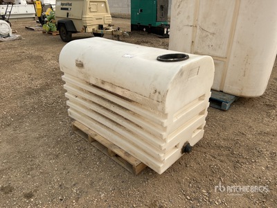 200 gal Water Tank (Unused)