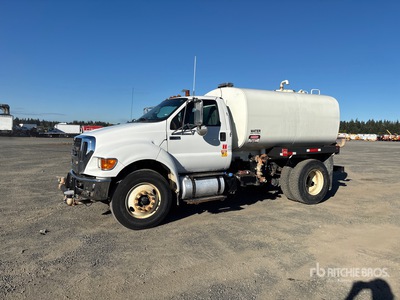2013 Ford F-750 4x2 Water Truck
