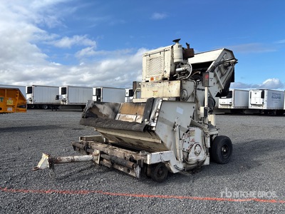 2002 Cedarapids MS-4 Asphalt Transfer Machine