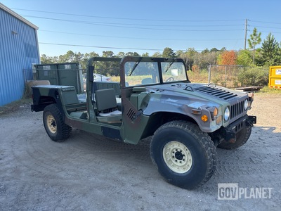 2010 AM General M1097R1 HMMWV 2 Door w/Truck Body