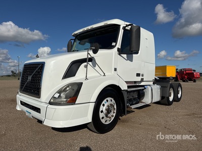 2013 Volvo VNL430 6x4 T/A Sleeper Truck Tractor