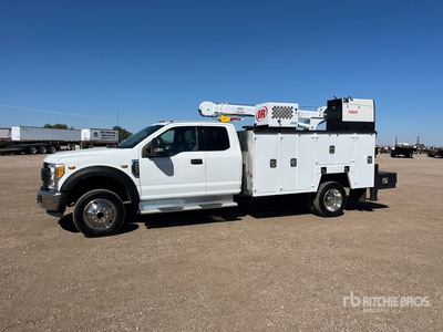 2017 Ford F-550 4x4 Extended Cab شاحنة خدمة