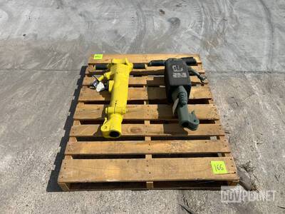 (2) Pneumatic Air Paving Breakers