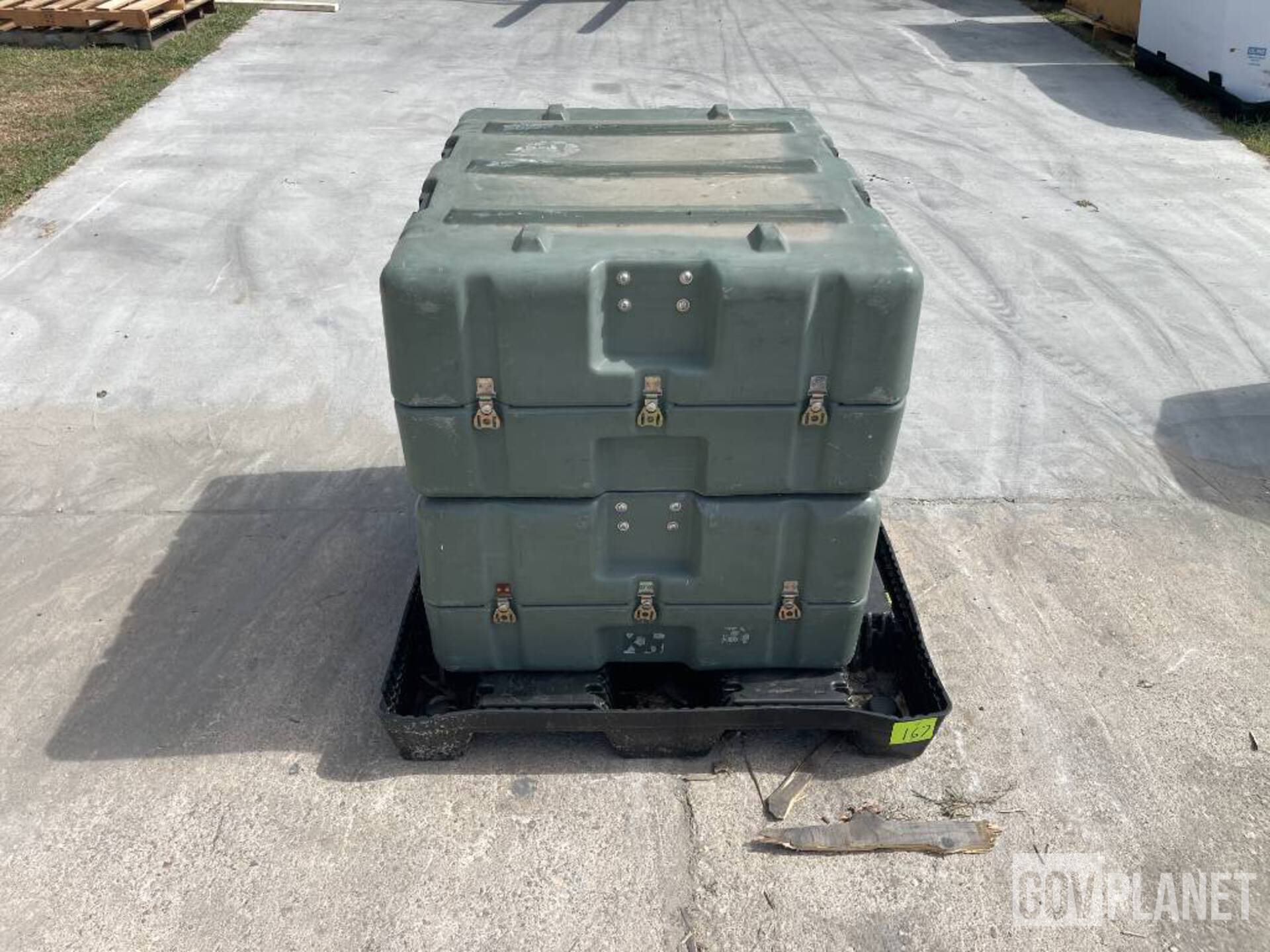 (2) Hardigg Storage Cases Abbigliamento militare vario
