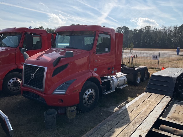 2021 Volvo VNR T/A Day Cab Truck Tractor (Inoperable)