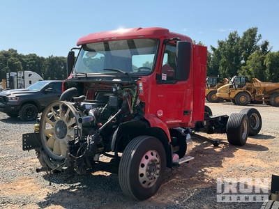 2021 Volvo VNR 6x2 3-Achs Sattelzugmaschine (Inoperable)