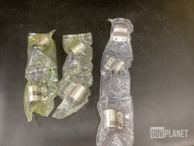 (2,620) Oshkosh 3867820 Loop Clamps