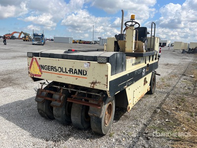 Ingersoll-Rand PT-125R 9 Wheel Pneumatic Roller
