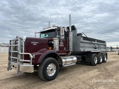 2006 Kenworth T800B 8x6 Tri/A Dump Truck
